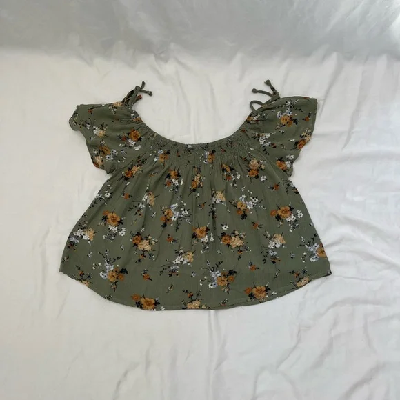 Xhileration green floral off the shoulder top - Picture 4 of 8